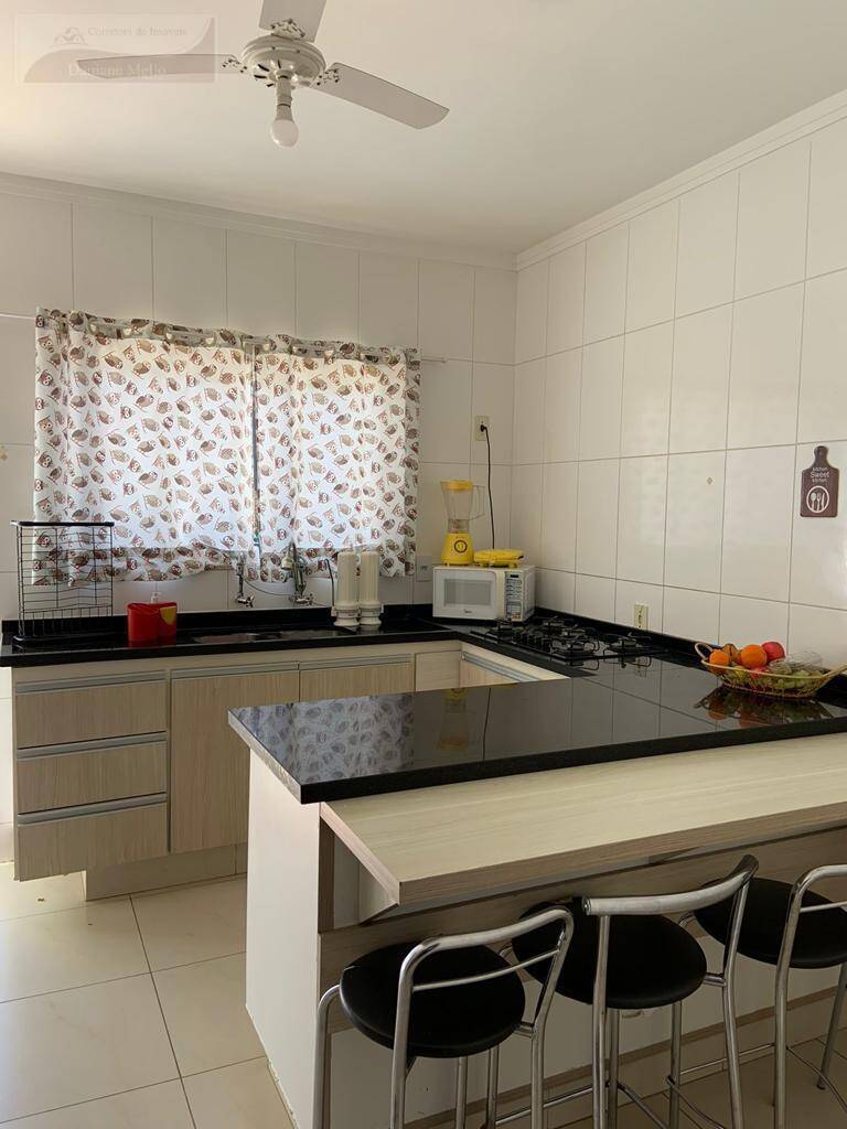 Casa à venda com 3 quartos, 200m² - Foto 12