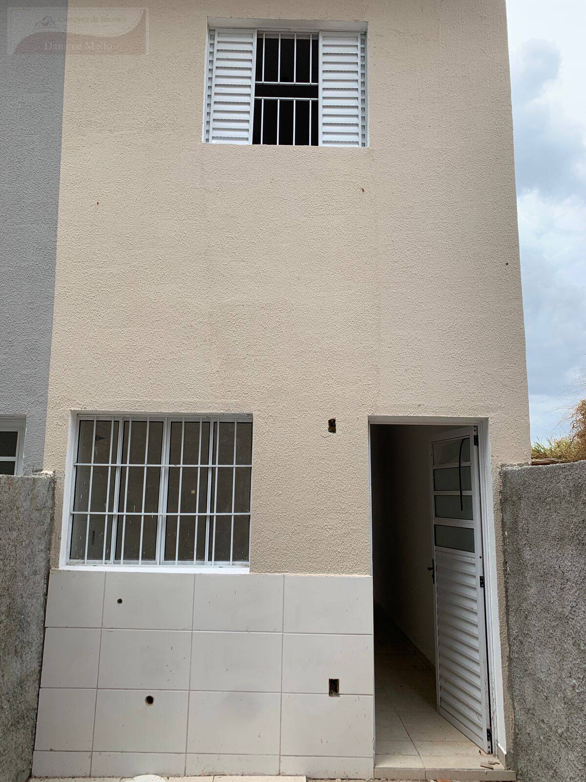 Casa à venda com 2 quartos, 60m² - Foto 5