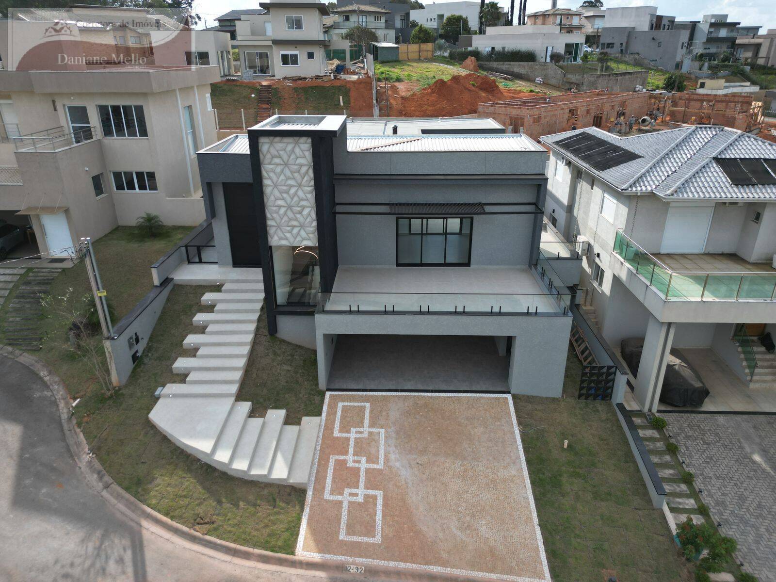 Casa de Condomínio à venda com 4 quartos, 327m² - Foto 2