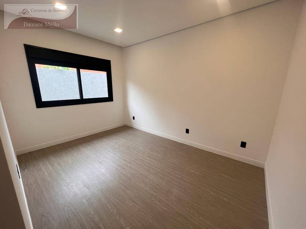 Casa de Condomínio à venda com 4 quartos, 327m² - Foto 5