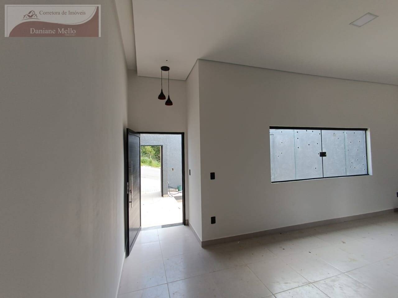 Casa à venda com 2 quartos, 70m² - Foto 3