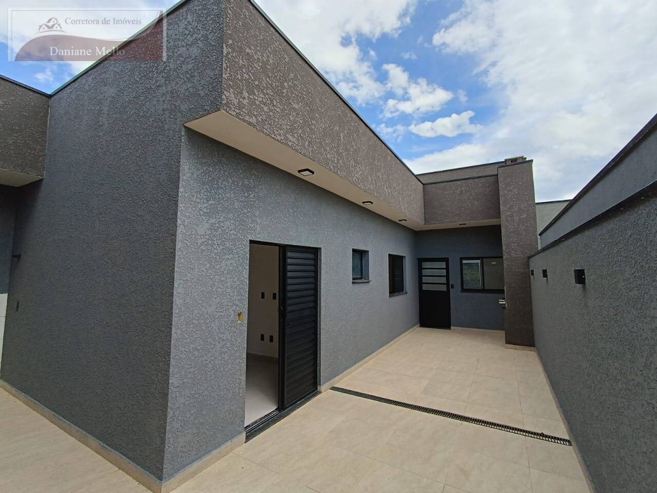 Casa à venda com 2 quartos, 70m² - Foto 10