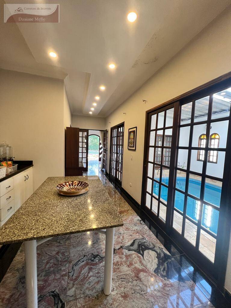 Casa para alugar com 4 quartos, 517m² - Foto 8