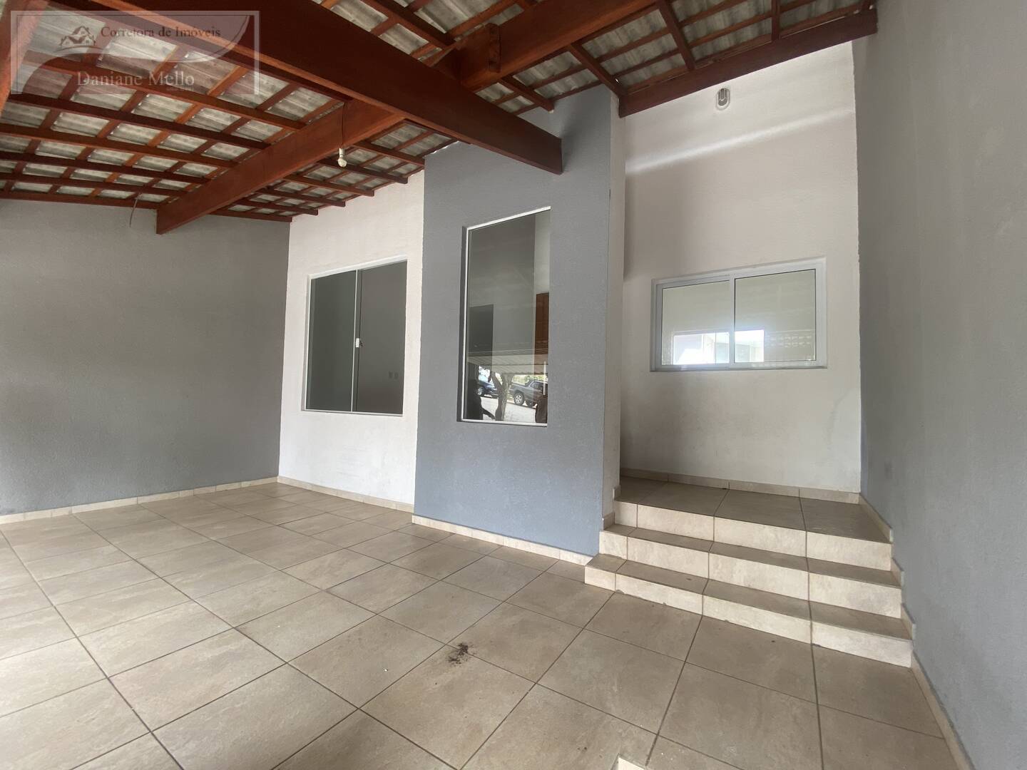 Casa à venda com 3 quartos, 120m² - Foto 2