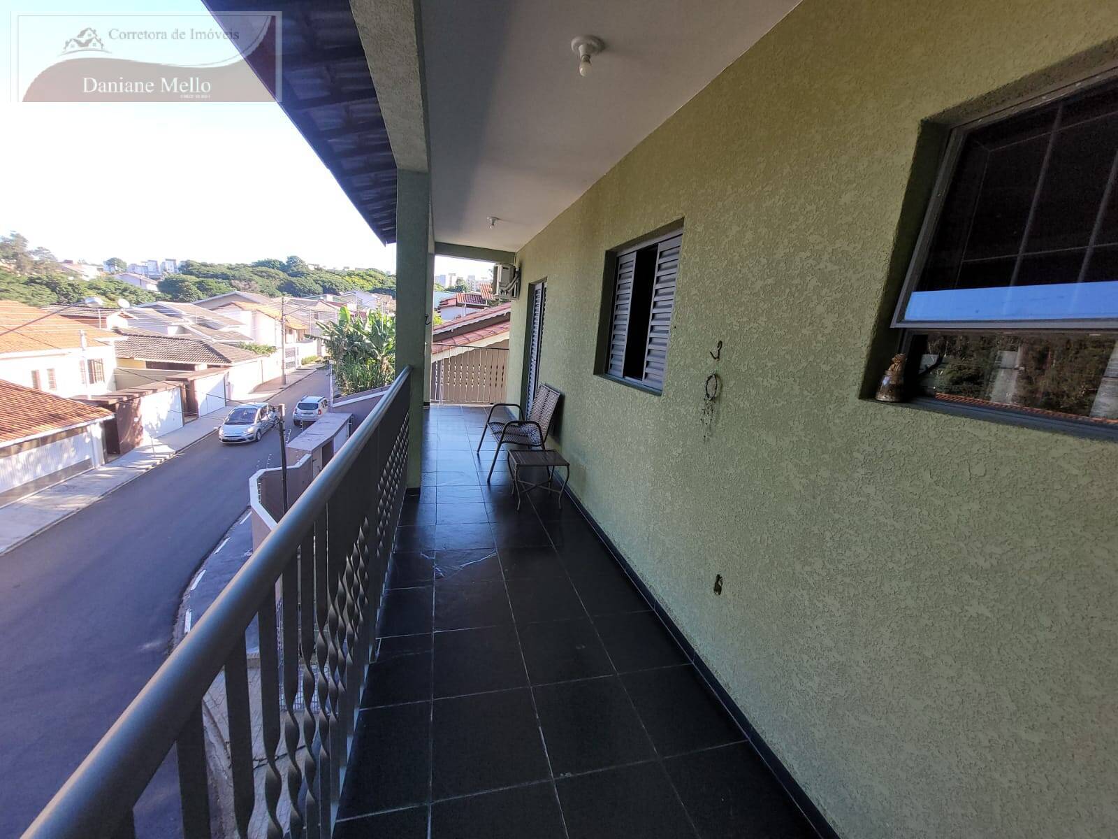 Casa à venda com 3 quartos, 311m² - Foto 4