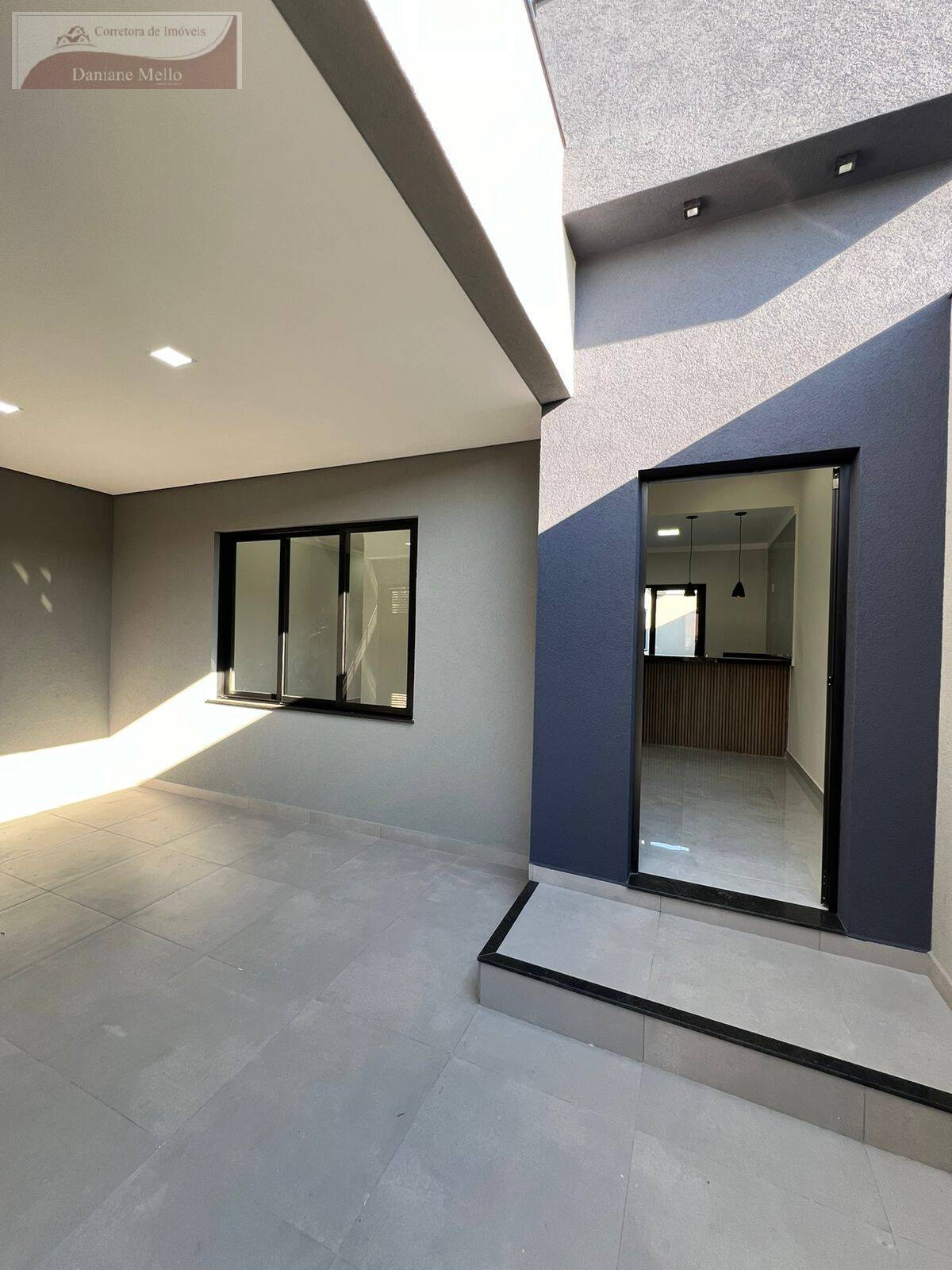 Casa à venda com 3 quartos, 116m² - Foto 2