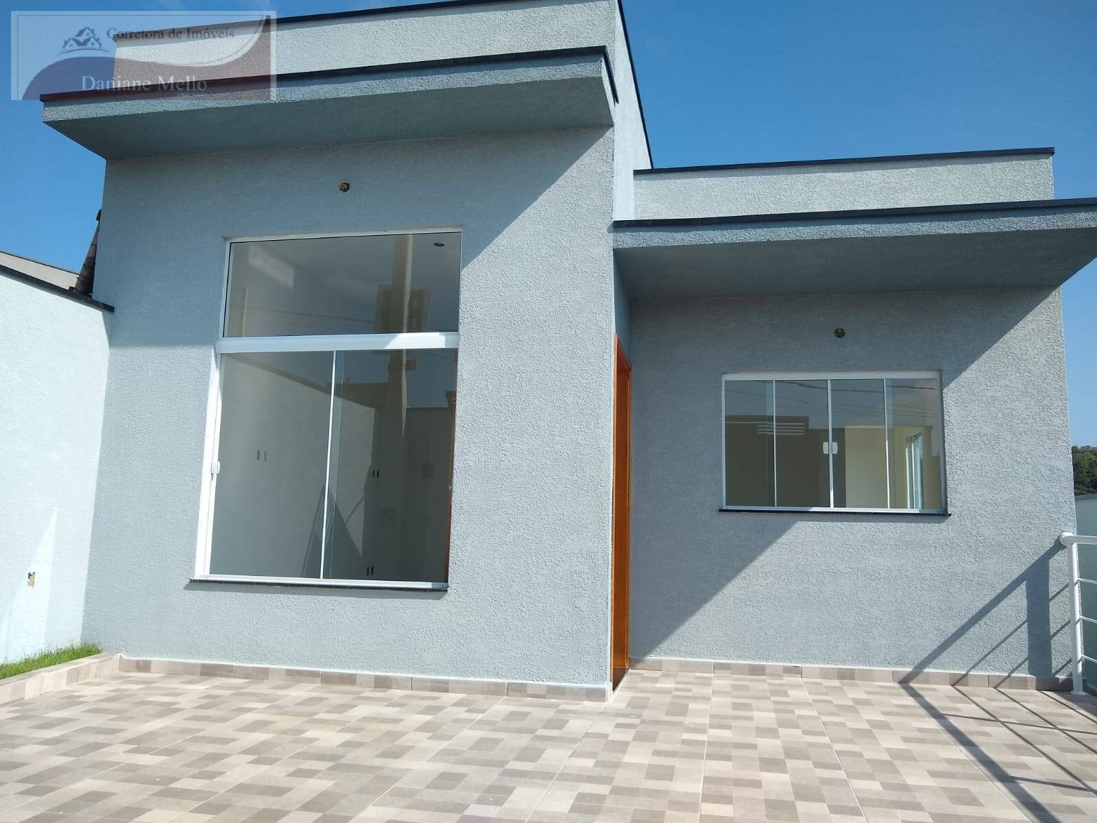 Casa à venda com 3 quartos, 91m² - Foto 1