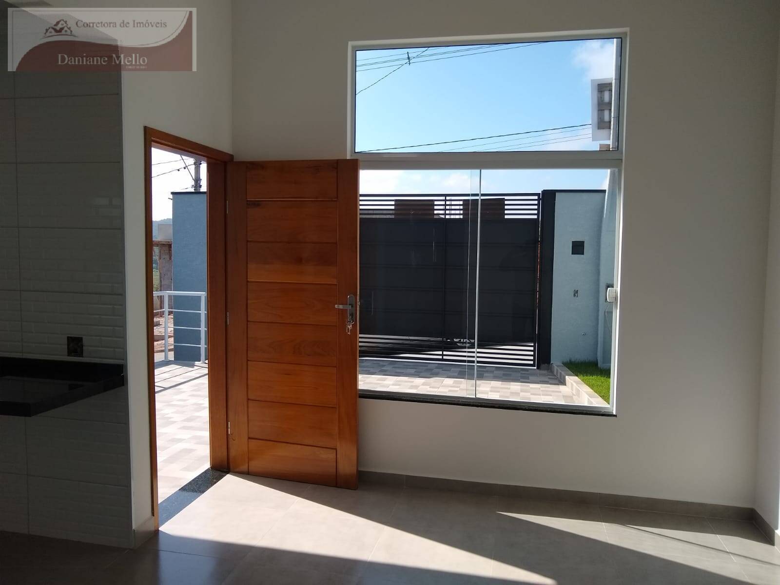 Casa à venda com 3 quartos, 91m² - Foto 2