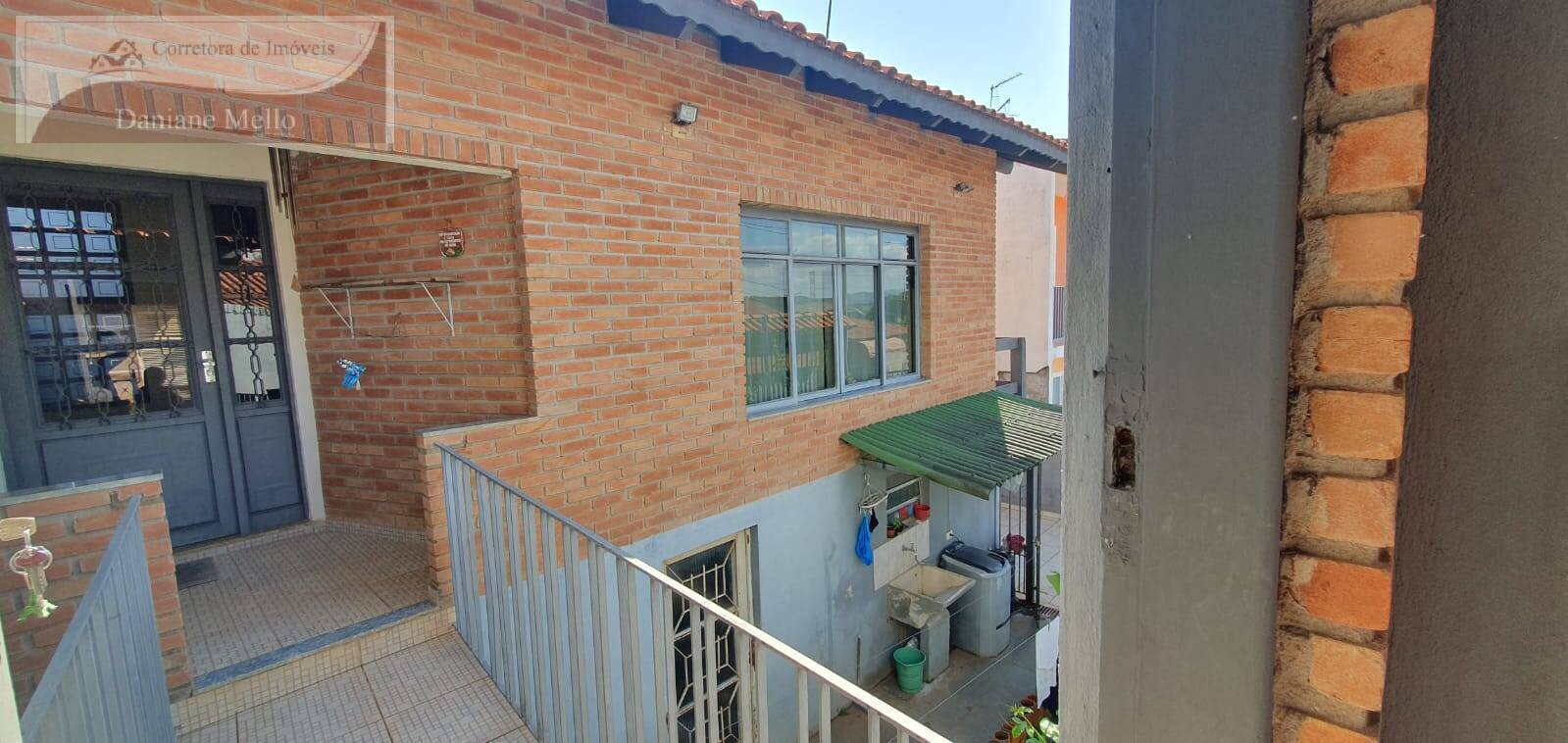 Casa à venda com 2 quartos, 189m² - Foto 2