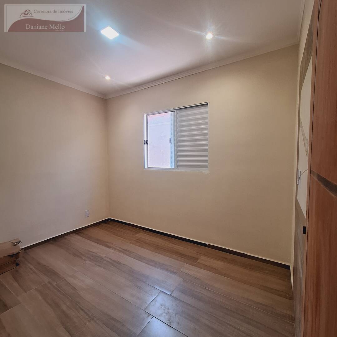 Casa à venda com 3 quartos, 65m² - Foto 8