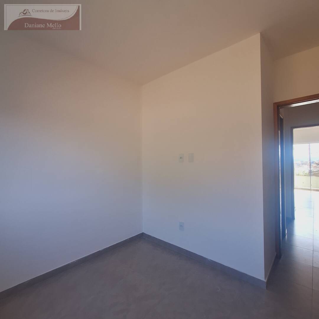 Casa à venda com 2 quartos, 60m² - Foto 11