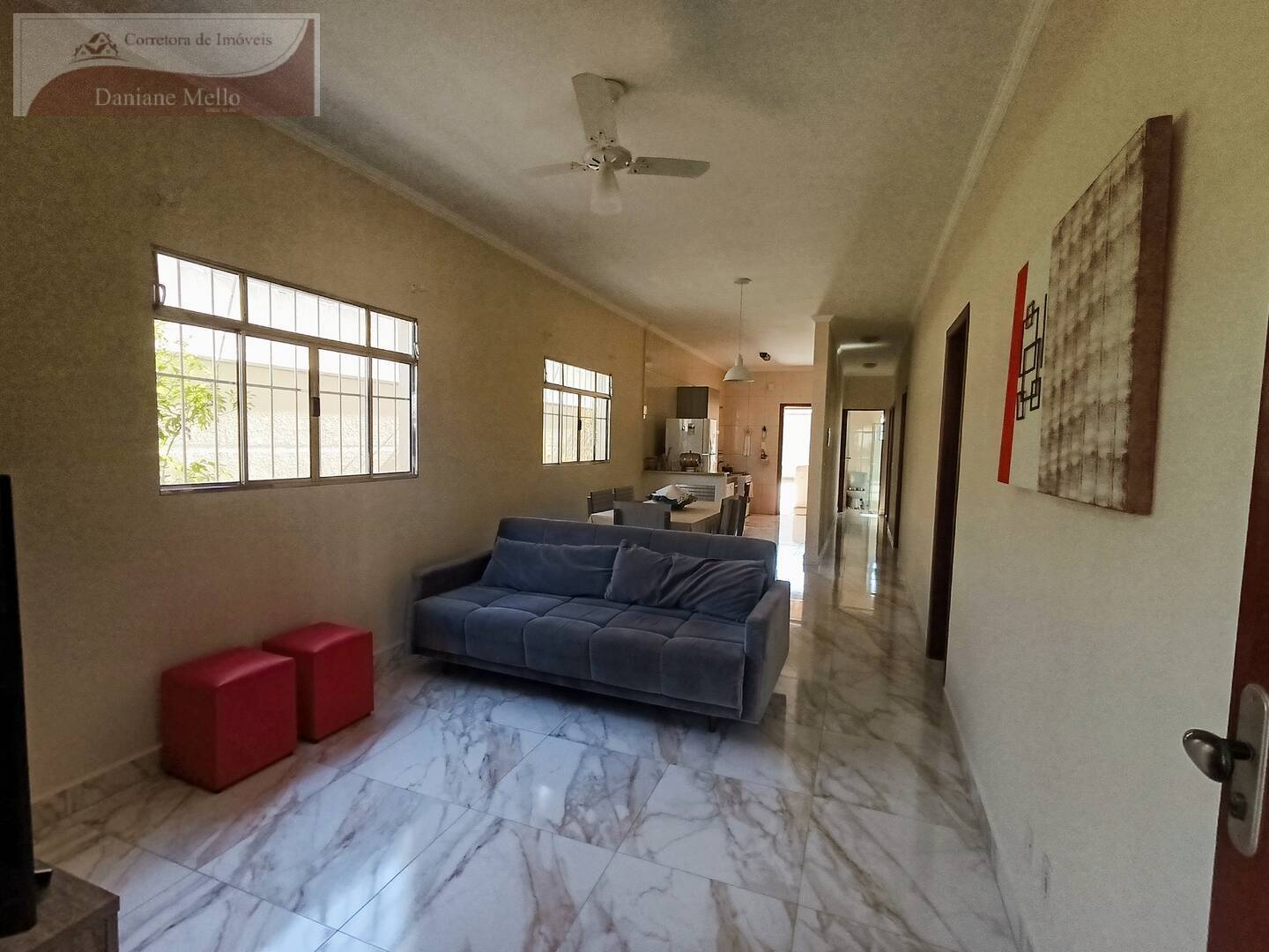 Casa à venda com 3 quartos, 150m² - Foto 2