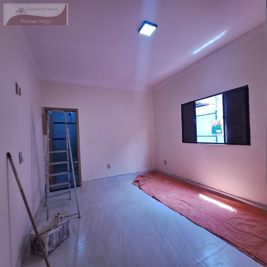 Casa à venda com 2 quartos, 70m² - Foto 6