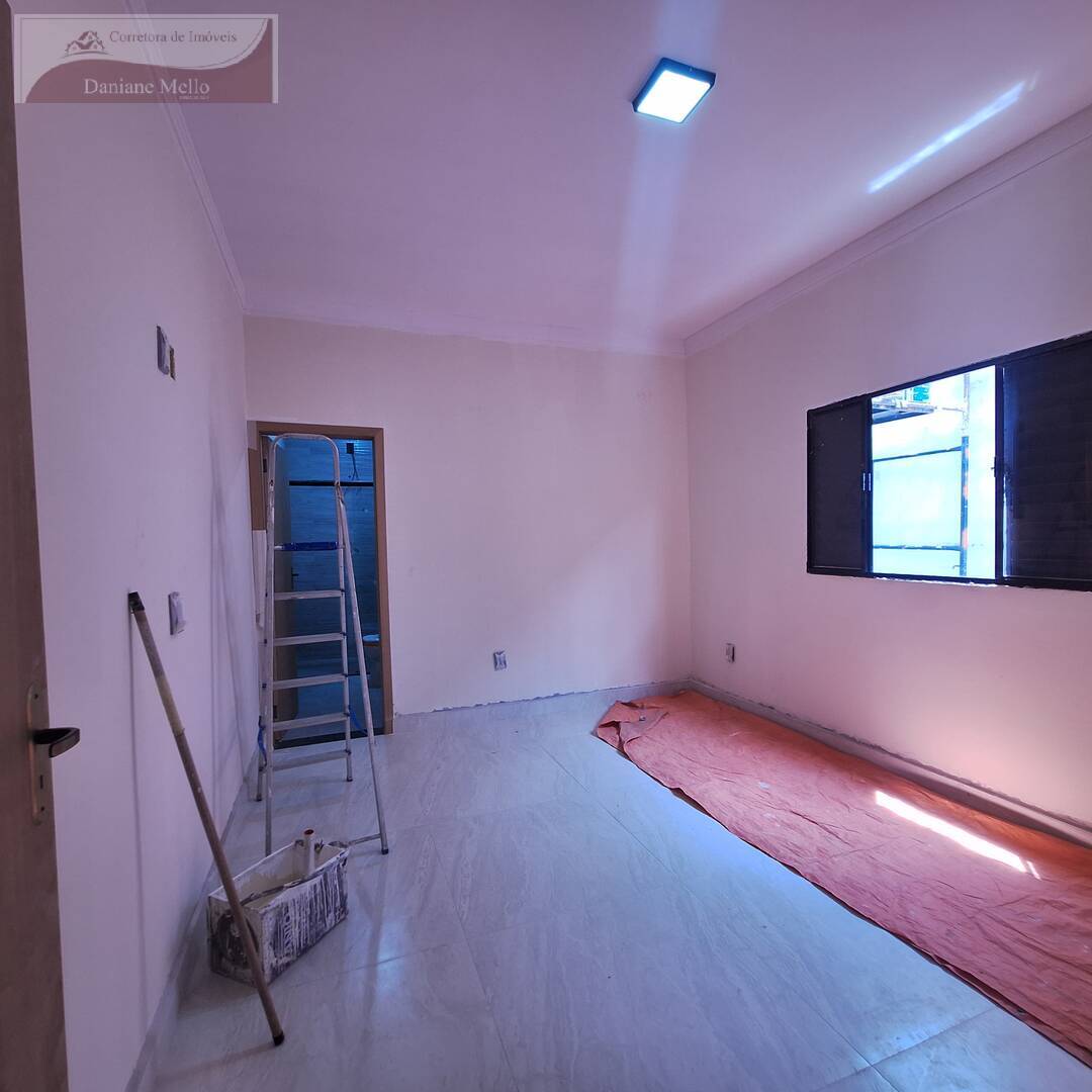 Casa à venda com 2 quartos, 70m² - Foto 10