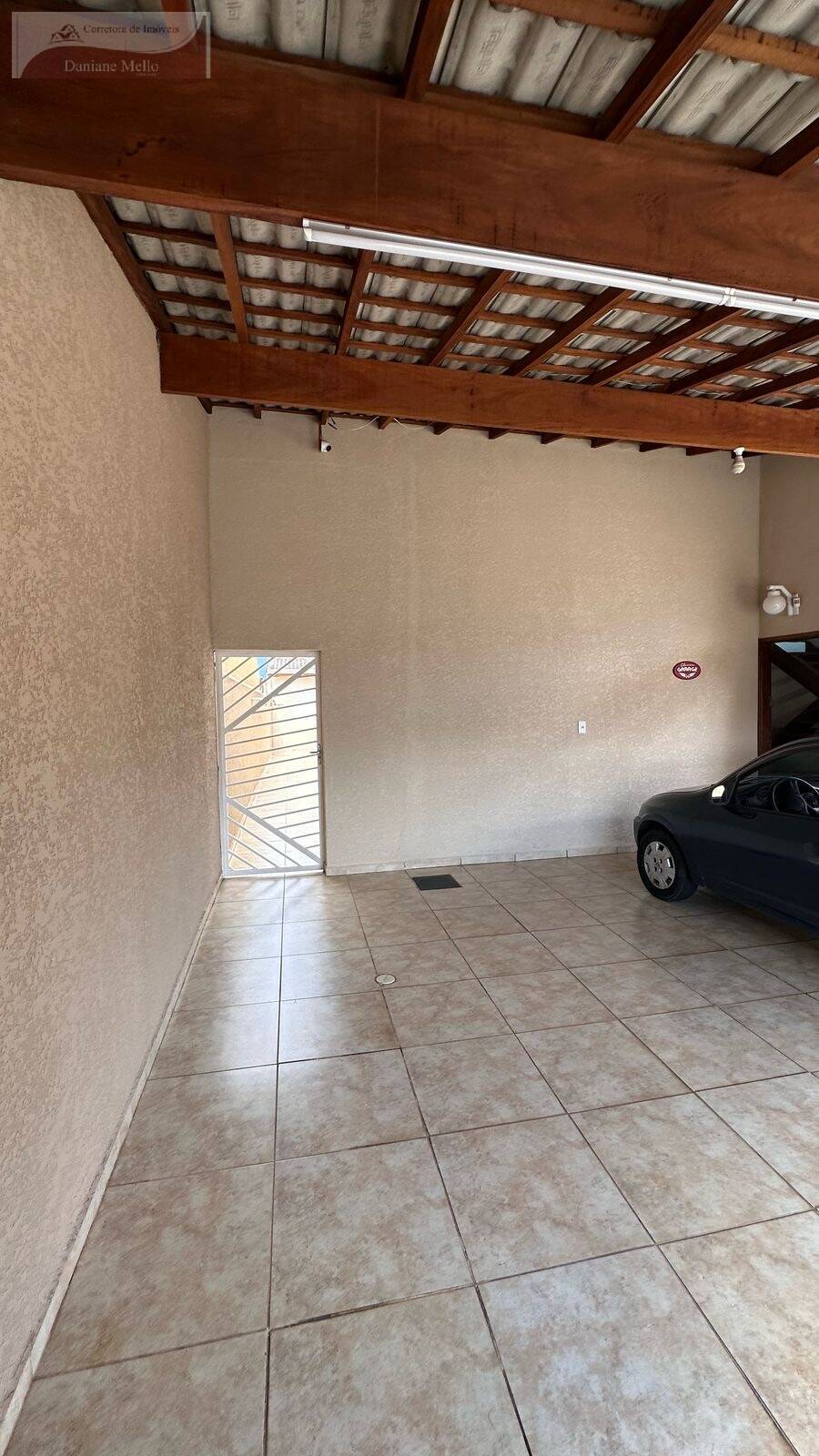 Casa à venda com 3 quartos, 230m² - Foto 2